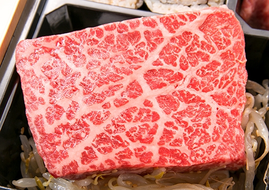 熟成肉のステーキ＆黒毛和牛の肉寿司【A5ランク】