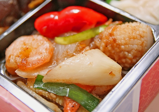 酢豚と海鮮オイスター炒め幕の内弁当